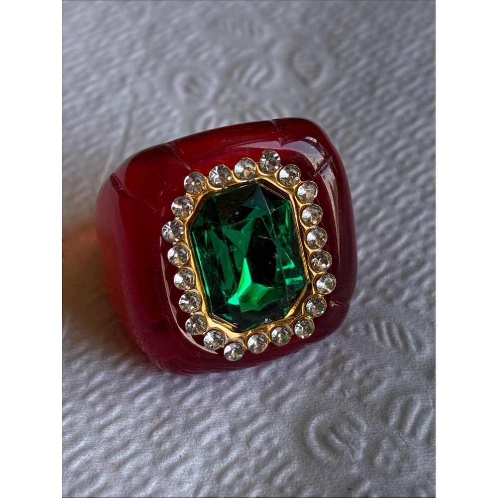 NEW Red acrylic bold chunky summer cocktail party ring with green center stone 8